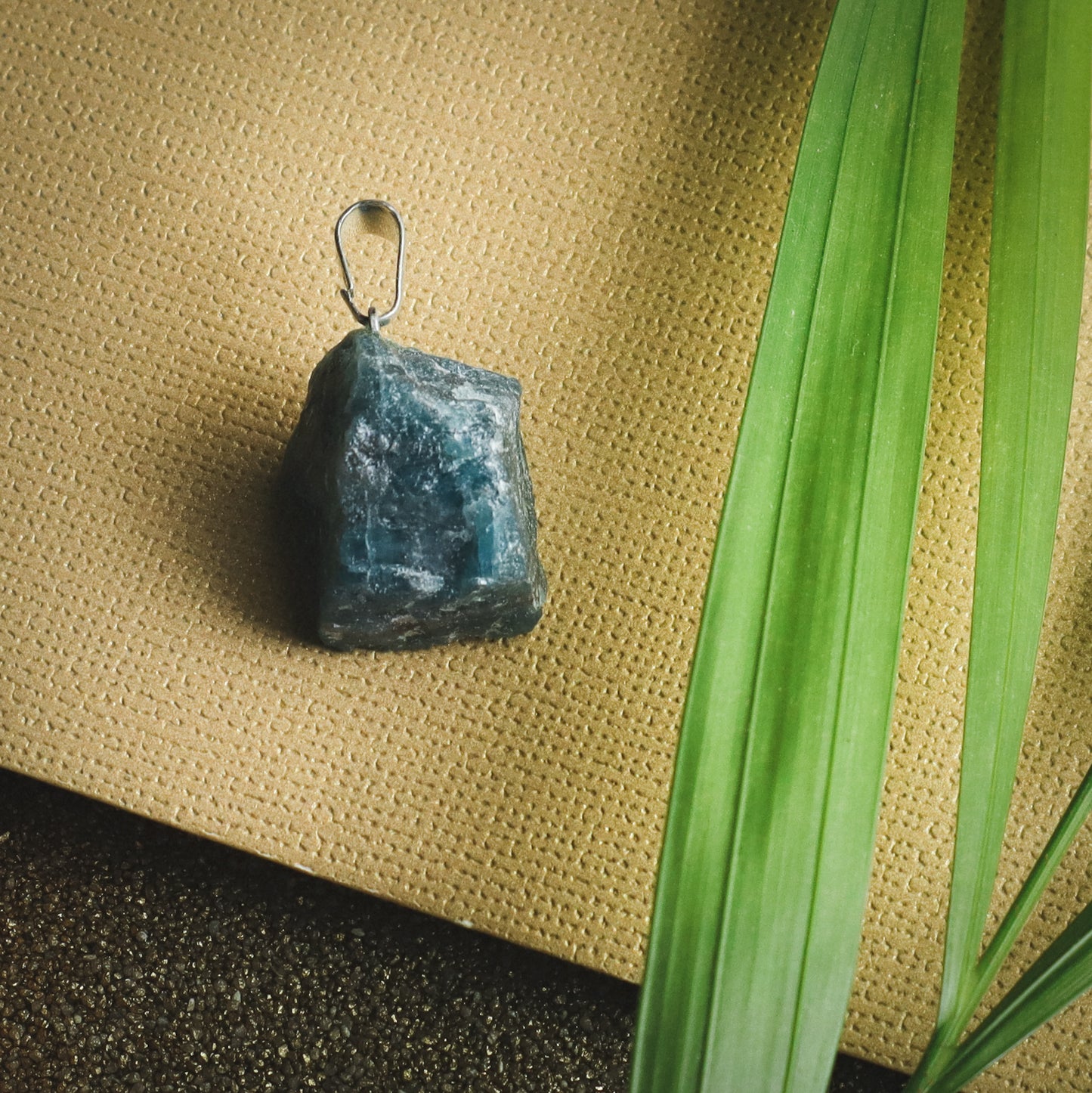 APATITE (Raw) - Pendant