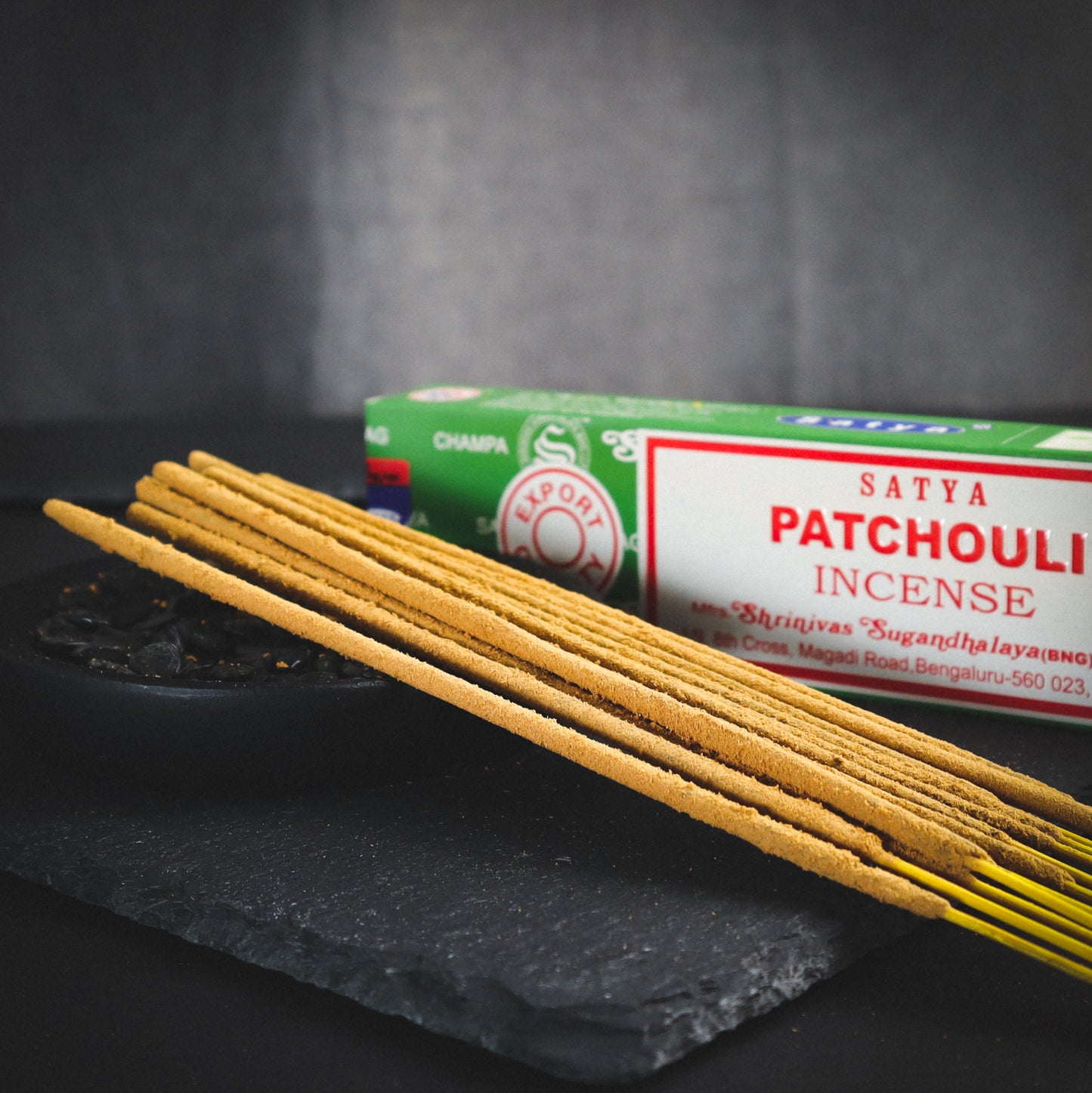 Patchouli incense sticks.DIŠEČE PALČKE - Pačuli je znan po svojem bogatem, zemeljskem vonju, ki